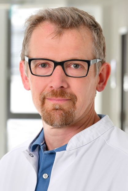 Dr. med. Andreas Schütte, Chefarzt der Klinik für Urologie, Urologische Onkologie und Roboter-assistierte Chirurgie am St. Antonius-Hospital Gronau
