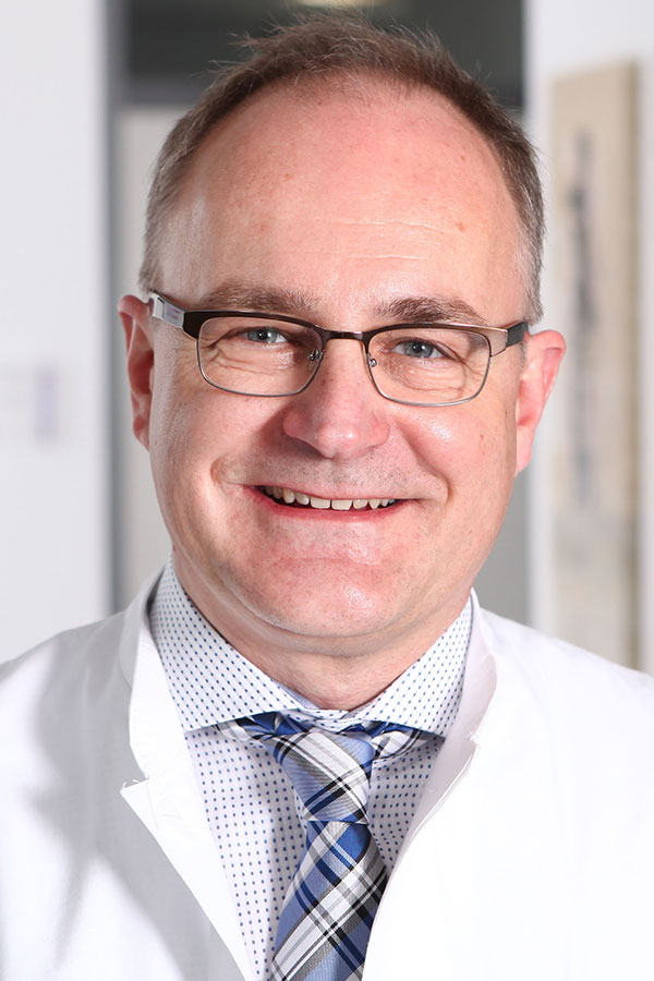 Dr. med. Jörg Zinke, Chefarzt der Klinik für Urologie, Urologische Onkologie und Roboter-assistierte Chirurgie am St. Antonius-Hospital Gronau